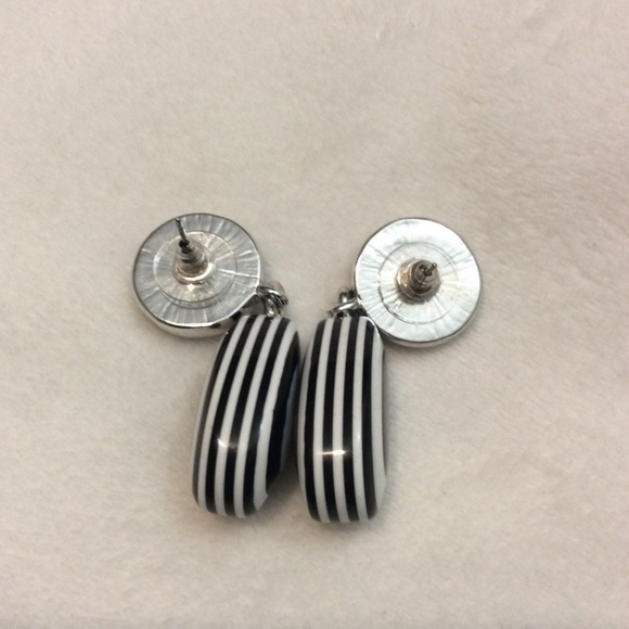 Chico's Black and White Drop Earrings - Picture 10 of 11